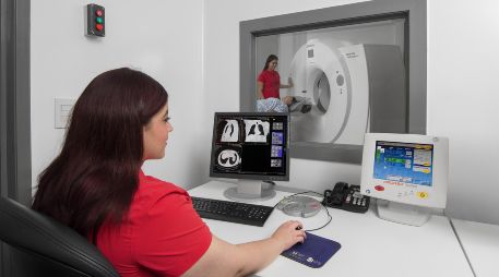 Unidad de Patología Clínica e Imagenología UPC. GENTE BIEN JALISCO / M. Ramírez