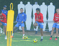 Por segundo día consecutivo, Chivas abrió las puertas de su redil para que los medios de comunicación pudieran observar el entrenamiento. EL INFORMADOR / H. Figueroa