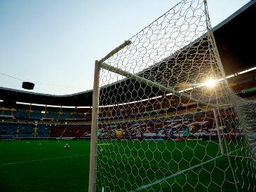 El conjunto de las Chivas podrá recibir a Cruz Azul este sábado por la noche en la ciudad de Guadalajara, en un partido que se llevará a cabo en el Estadio Jalisco, con público presente y en un estadio abierto. EL INFORMADOR / ARCHIVO