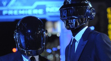 Con casi treinta años de carrera y cuatro álbumes legendarios en su discografía, Daft Punk deja una huella imborrable en la cultura musical. AP / ARCHIVO