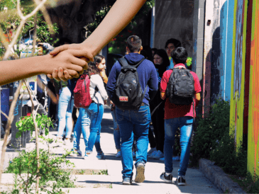 Las personas suelen tener diferentes fortalezas y no podemos esperar que una sola amistad cubra todas nuestras necesidades emocionales.