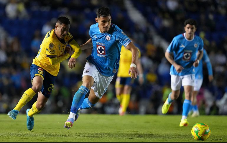 Cruz Azul supo pasar los duros momentos después de que su rival acaparó la posesión del balón. IMAGO7/E. Espinosa