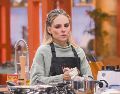 La actriz posa desde la cocina de “MasterChef Celebrity Generaciones”. CORTESÍA