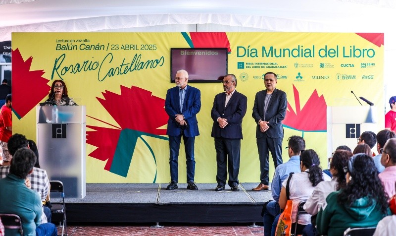 Decenas de lectores —entre estudiantes, docentes, promotores culturales y público en general— dieron vida a las páginas de la novela más emblemática de Castellanos. EL INFORMADOR/A. NAVARRO