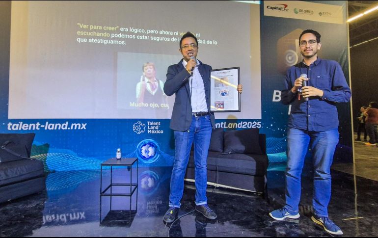 El periodista recomendó a las personas verificar la fuente de información, siempre googlear, utilizar herramientas como Google Alerts, entre otras. EL INFORMADOR/ A. Navarro.