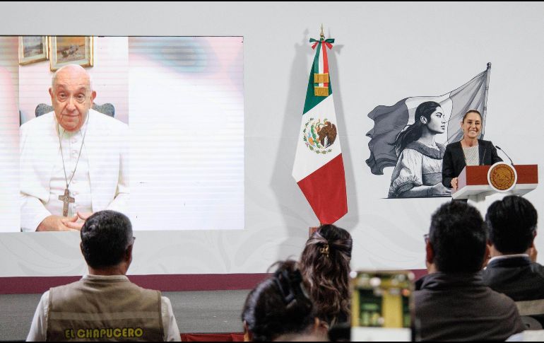 Este viernes, durante La Mañanera, Claudia Sheinbaum fue cuestionada acerca de si firmará el libro de condolencias tras la muerte del Papa Francisco. SUN