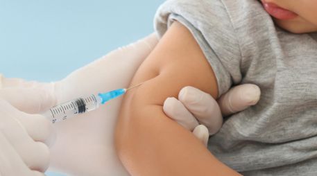 En México, la pandemia de COVID-19 rezagó la inmunización de menores de edad. ESPECIAL / CANVA