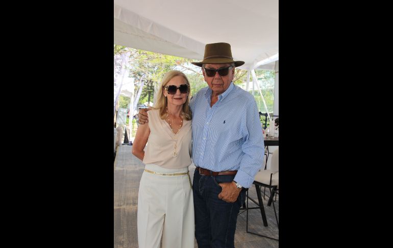 Olivia Blanchet y Carlos Valdez. GENTE BIEN JALISCO / E. Escamilla