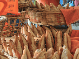 Un bolillo con frijolitos mata el hambre y apacigua el susto. EL INFORMADOR/ARCHIVO