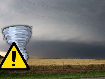 Las lluvias y los fuertes vientos pueden ocasionar desastres, desde crecimiento de ríos y arroyos hasta el derribo de árboles y anuncios publicitarios. AP / ARCHIVO