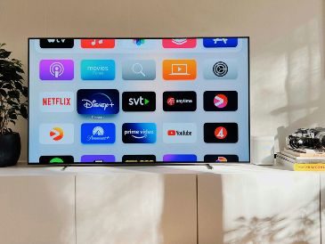 Festeja el Día de las Madres con un maratón de películas en streaming. Unsplash.