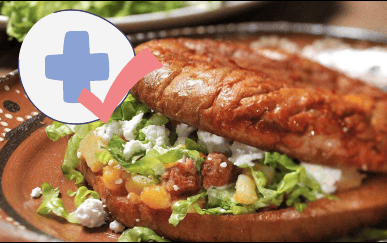 El pambazo no figura entre los platillos más saludables de México, con ajustes en su preparación y consumo moderado puede disfrutarse sin comprometer el bienestar. SUN /  ARCHIVO