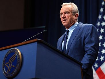 "Insto a los ministros de salud del mundo y a la OMS a que tomen nuestra retirada de la organización como una llamada de atención", expresó Kennedy Jr. EFE / ARCHIVO