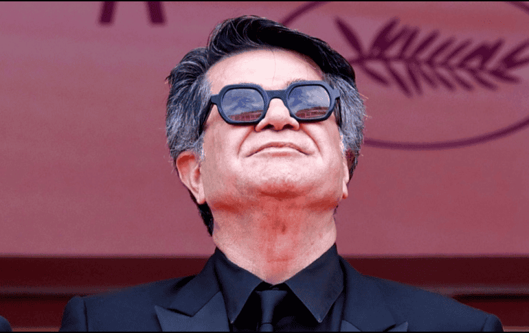 El cineasta iraní que logra llegar a Cannes luego de 15 años sin poder salir de su país. EFE / G. HORCAJUELO