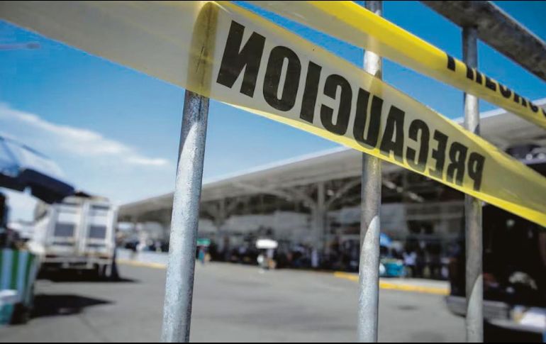 Elementos del Ejército y Guardia Nacional vigilan el reclusorio ante posible intento de fuga. EL UNIVERSAL