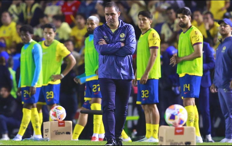 En la conferencia de prensa después del partido, Jardine prefirió no hablar del trabajo de los árbitros para evitar sanciones. EFE/S Gutiérrez