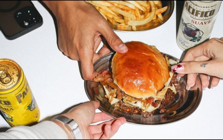 Aspen Burgers abró en 2024, desde entonces ofrece hamburguesas estilo smash. INSTAGRAM/@aspenburgers