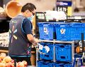 Las promociones en alimentos son válidas en las más de 2 mil sucursales de Walmart y en su página de internet. EFE/Archivo