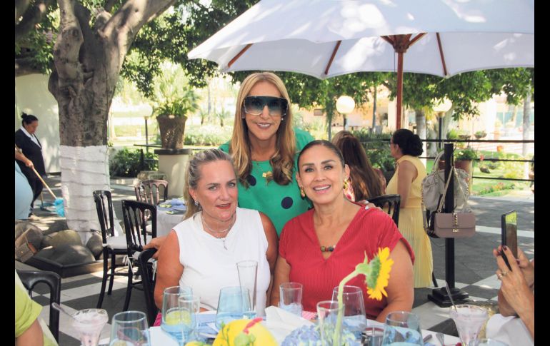 Gaby Enríquez, Pony Torres y Mónica Cruz. GENTE BIEN JALISCO / E. Escamilla