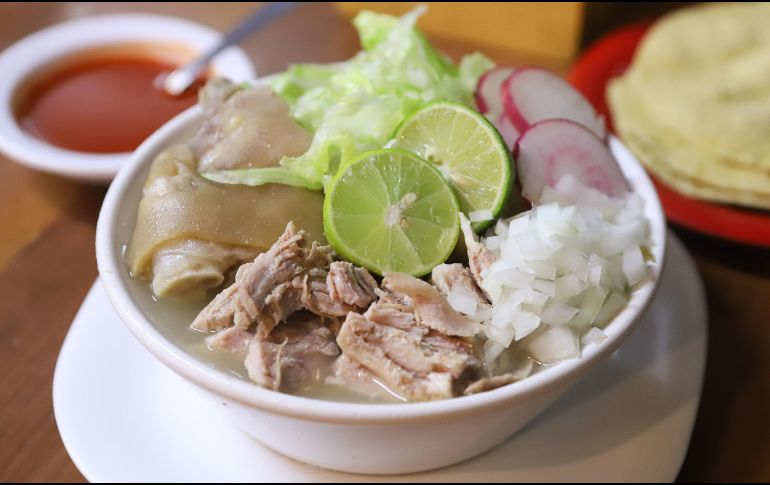 Actualmente, la variedad de ingredientes y preparaciones para el pozole son incontables. EL INFORMADOR / ARCHIVO