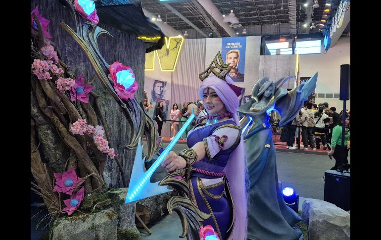 A través de los pasillos de la convención desfilaban superhéroes y hechiceros, soldados espaciales y brujas cósmicas, guerreros antiguos, justicieros enmascarados y monstruos a luz del día EL INFORMADOR / F. Salcedo