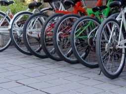 Si buscas una opción aún más económica, te recomendamos buscar en grupos de Facebook, Facebook Marketplace o alguna casa de empeño. CANVA/ ESPECIAL