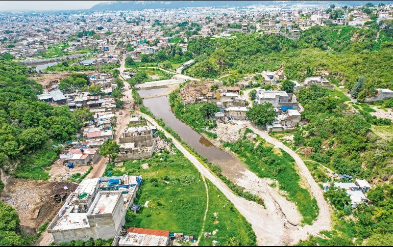 Centenares de viviendas pueden sufrir daño o perderse por el cauce del arroyo Seco. EL INFORMADOR/A. Navarro