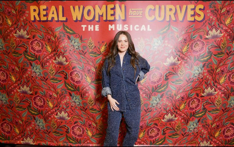 La cantautora asiste a la obra “Real Women Have Curves” en Broadway, en el Teatro James Earl Jones, el 22 de abril de 2025 en la ciudad de Nueva York. AFP