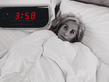 Según cuál sea la causa del insomnio, una derivación a un profesional de la salud mental puede ser de ayuda para algunas personas. ESPECIAL / CANVA