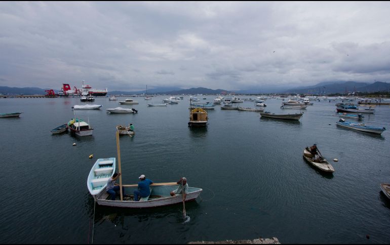 En Manzanillo, como medida preventiva, la Capitanía de Puerto cerró la navegación a embarcaciones menores, como lanchas pesqueras, recreativas o deportivas. AFP / ARCHIVO