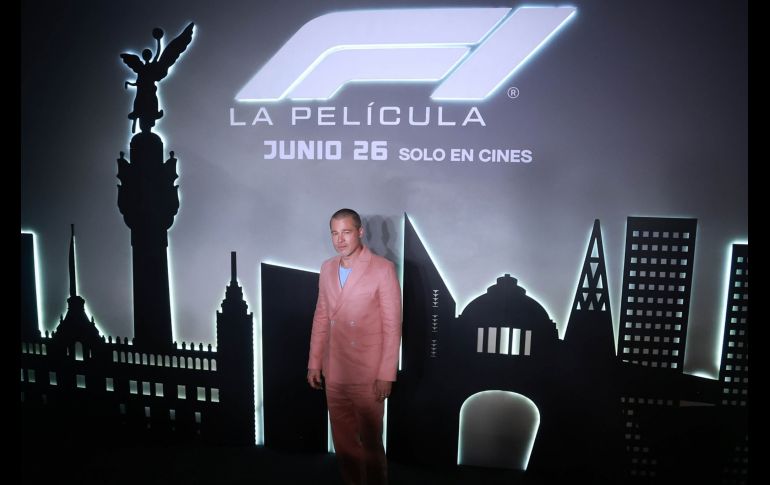 Durante el evento, Pitt, sonriente, saludó al público, firmó autógrafos y se tomó fotografías con los asistentes, además de atender a la prensa.