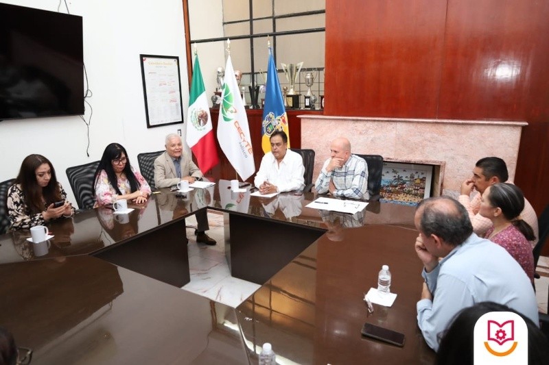 Augusto Valencia celebró la concreción del acuerdo y reconoció la labor que realiza el IDEFT en favor de la formación para el trabajo. ESPECIAL 