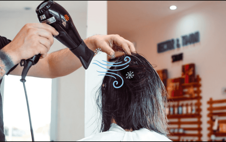 ¿Para qué sirve el aire frío de la secadora de cabello? UNSPLASH / N. FLOR