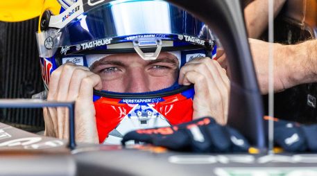 Max Verstappen volvió a demostrar su jerarquía al colocarse como el piloto más rápido de la sesión. EFE / S. Thew
