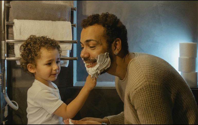 Una de las mejores formas de conmemorar este día y para agradecer a los padres es expresando todo lo que sentimos por ellos. Pexles