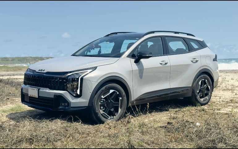 La experiencia de conducción de este modelo, en ciudad, resulta ágil y fluida. CORTESÍA