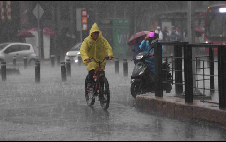La creencia de que la lluvia puede enfermarnos es, de hecho, solo un mito. SUN / ARCHIVO