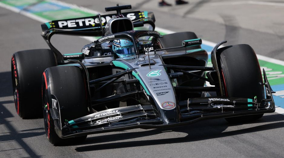 Russell, que logra así su segunda pole consecutiva, fue el último en cerrar su vuelta rápida durante la Q3 y la ejecutó con precisión quirúrgica.EFE/ S. THEW.