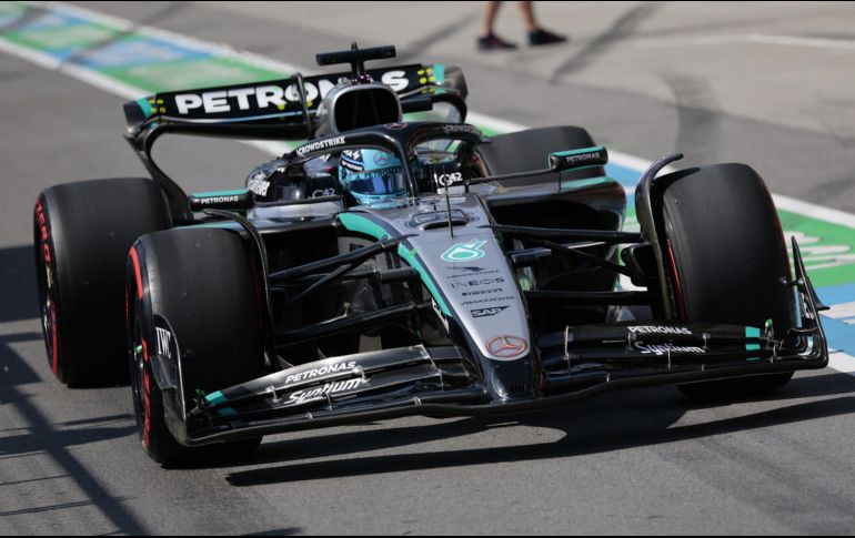 Russell, que logra así su segunda pole consecutiva, fue el último en cerrar su vuelta rápida durante la Q3 y la ejecutó con precisión quirúrgica.EFE/ S. THEW.