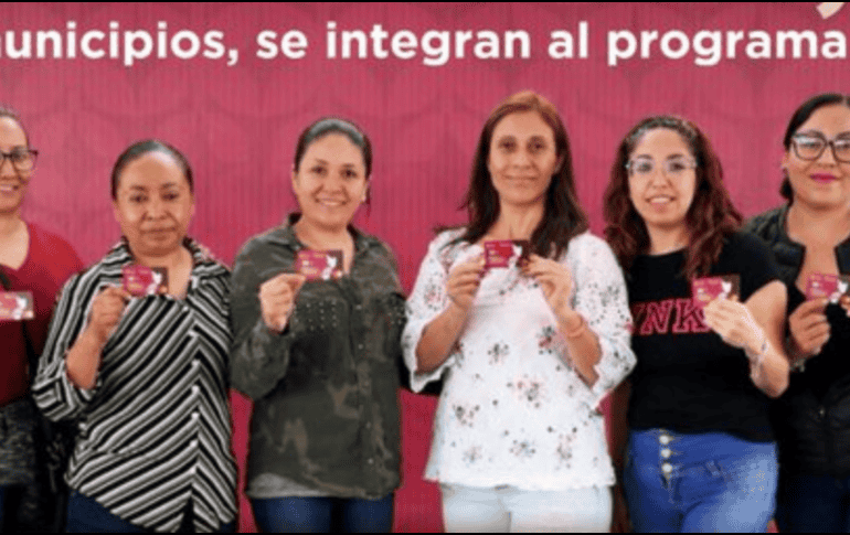 Las beneficiarias pueden revisar el estado de su depósito por varios medios. X / @delfinagomeza