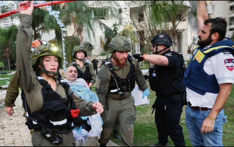 Las Fuerzas de Defensa de Israel acusan al régimen iraní de atacar deliberadamente zonas densamente pobladas. AFP