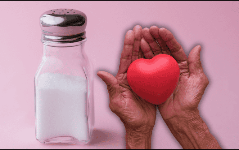 ¡Ya lo sabes! Comer sal en exceso puede ocasionar consecuencias negativas para tu salud. ESPECIAL / CANVA