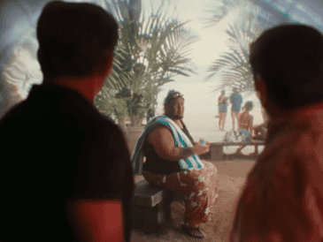 Además de su incursión en el cine, David era reconocido por su trabajo como voz en el sistema de altavoces del Aeropuerto Internacional de Kona, donde era identificado por viajeros y residentes. ESPECIAL/YOUTUBE/ Disney Studios LA.