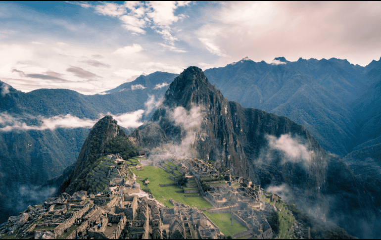 En Sudamérica encontrarás verdaderas joyas, como el enigmático Santuario Histórico de Machu Picchu. Unsplash.