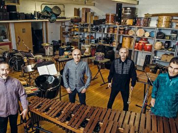Ensamble Tambuco, reconocido ensamble de percusiones mexicano, famoso por su virtuosismo y exploración de la música contemporánea y vanguardista. CORTESÍA