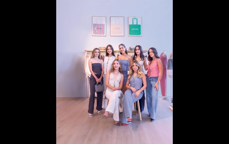 Michelle De Anda, Giselle Casillas, Renata Montaño, Marifer Ganem, Ivana Assad, Ivanna Castro y Regina Ramírez. GENTE BIEN JALISCO / C. Jimeno
