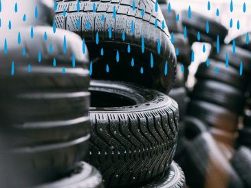 ¿Qué pasa con los neumáticos cuando llueve? UNSPLASH / R. Laursoo