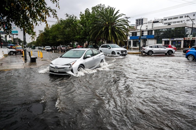  Así se encuentra la avenida México por la lluvia. EL INFORMADOR/A. Navarro