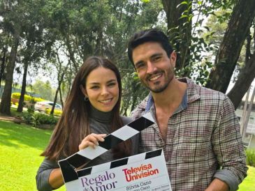La nueva telenovela de TelevisaUnivision que produce la productora de Eternamente amándonos, Silvia Cano, inició sus grabaciones este lunes en México. Foto: Mezcalent; Instagram Chris Pazcal, Mezcalent.