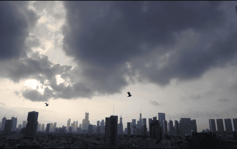 En los últimos días el Ejército israelí ha impedido a cámaras y reporteros árabes acceder a los edificios destruidos por los ataques iraníes. EFE /  A. Sultan